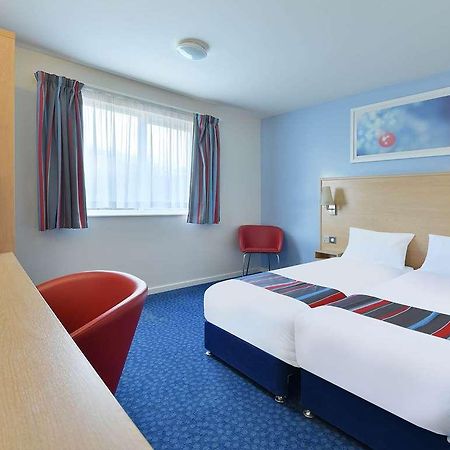 Travelodge Preston Chorley Чорлі Номер фото