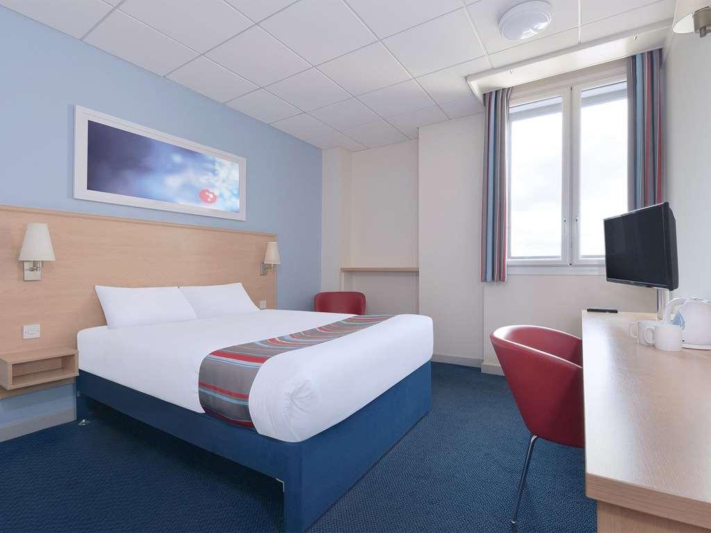 Travelodge Preston Chorley Чорлі Номер фото