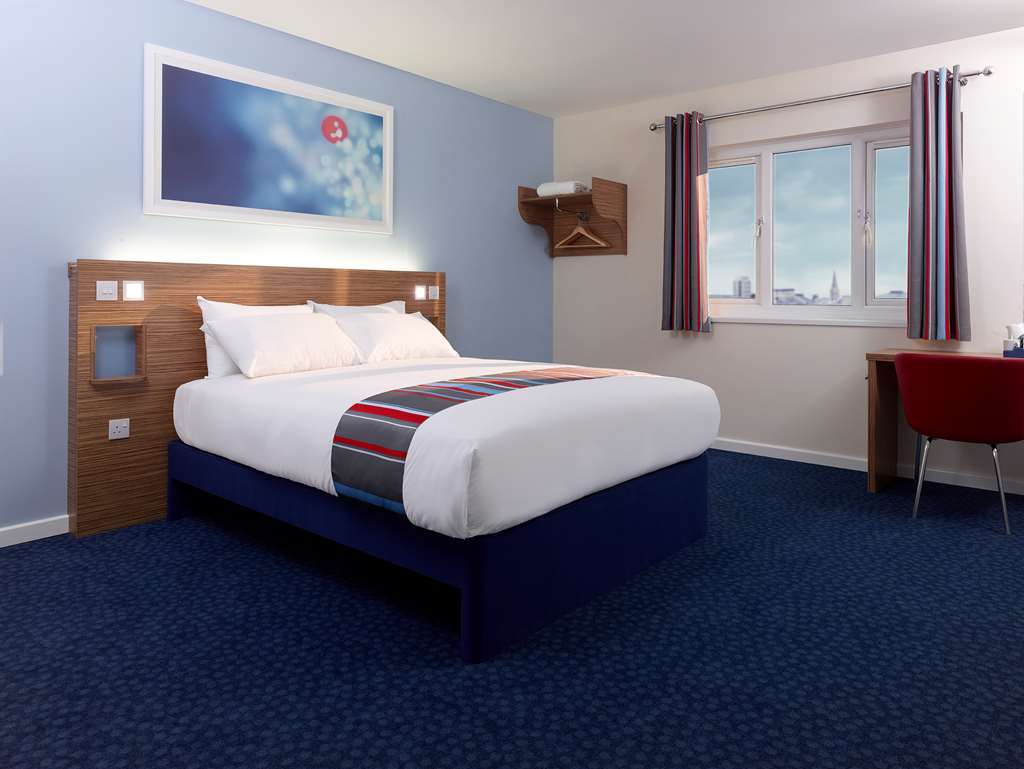 Travelodge Preston Chorley Чорлі Номер фото